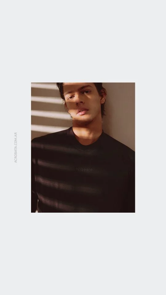 your new favorite t-shirt #𝗧𝗢𝗞𝗬𝗢 //acrobata.com.ar